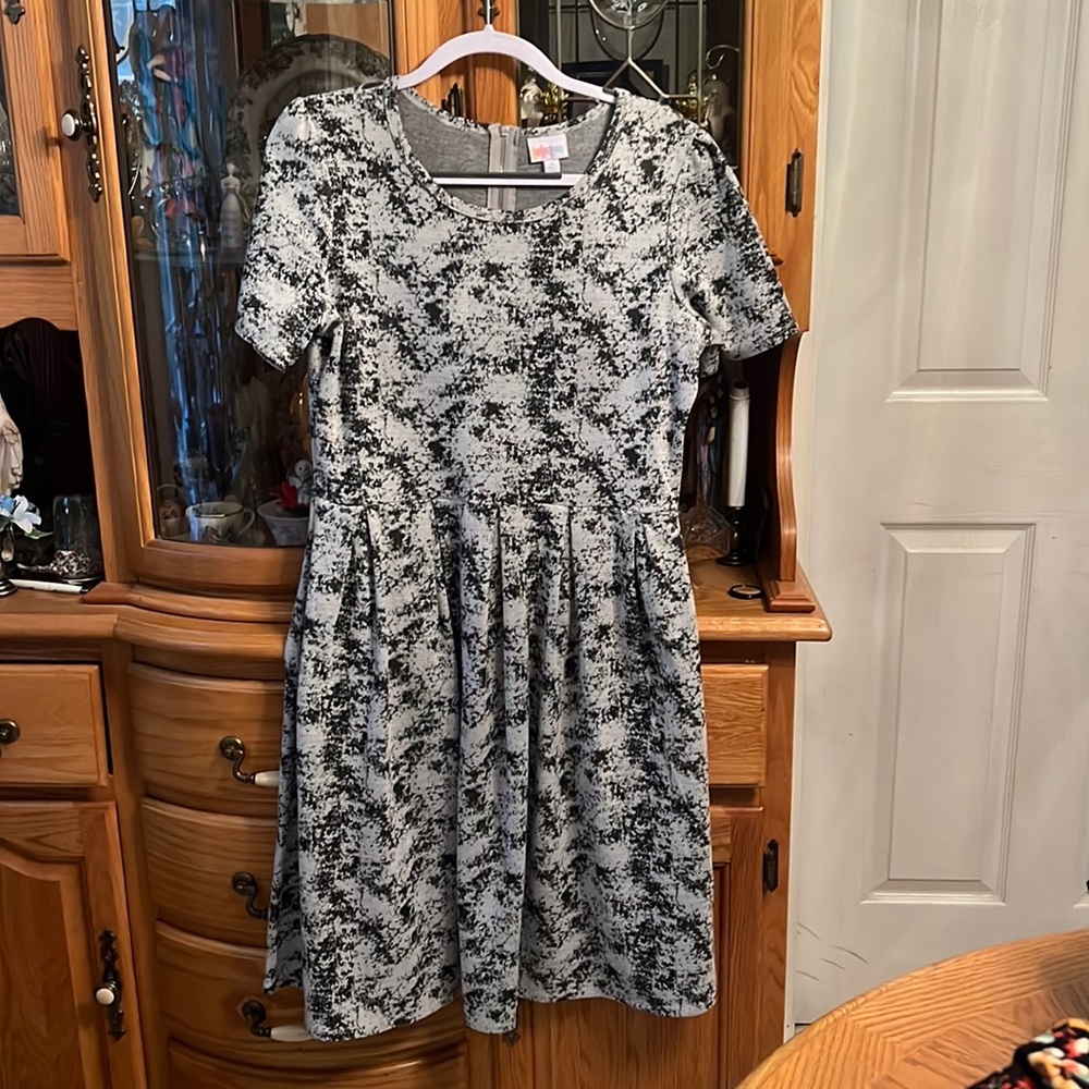 Lularoe Black and White Amelia Zipper Dress XL